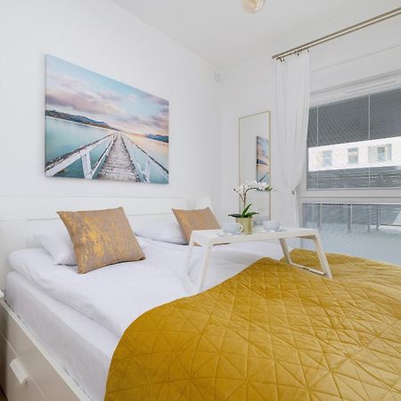 Luxury Two Bedroom Apartment With Terrace And Parking By Renters Prestige Катовіце Екстер'єр фото