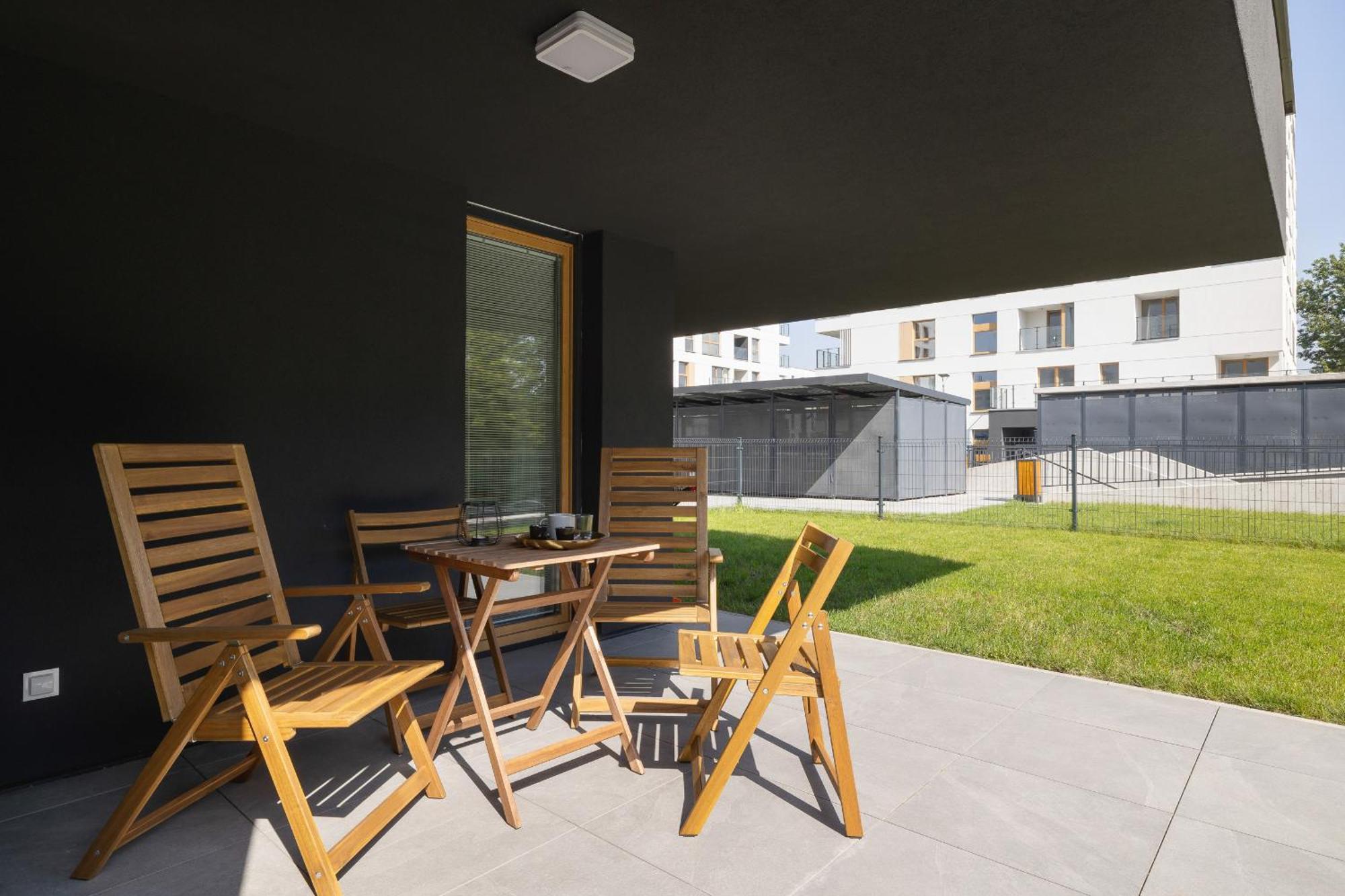 Luxury Two Bedroom Apartment With Terrace And Parking By Renters Prestige Катовіце Екстер'єр фото
