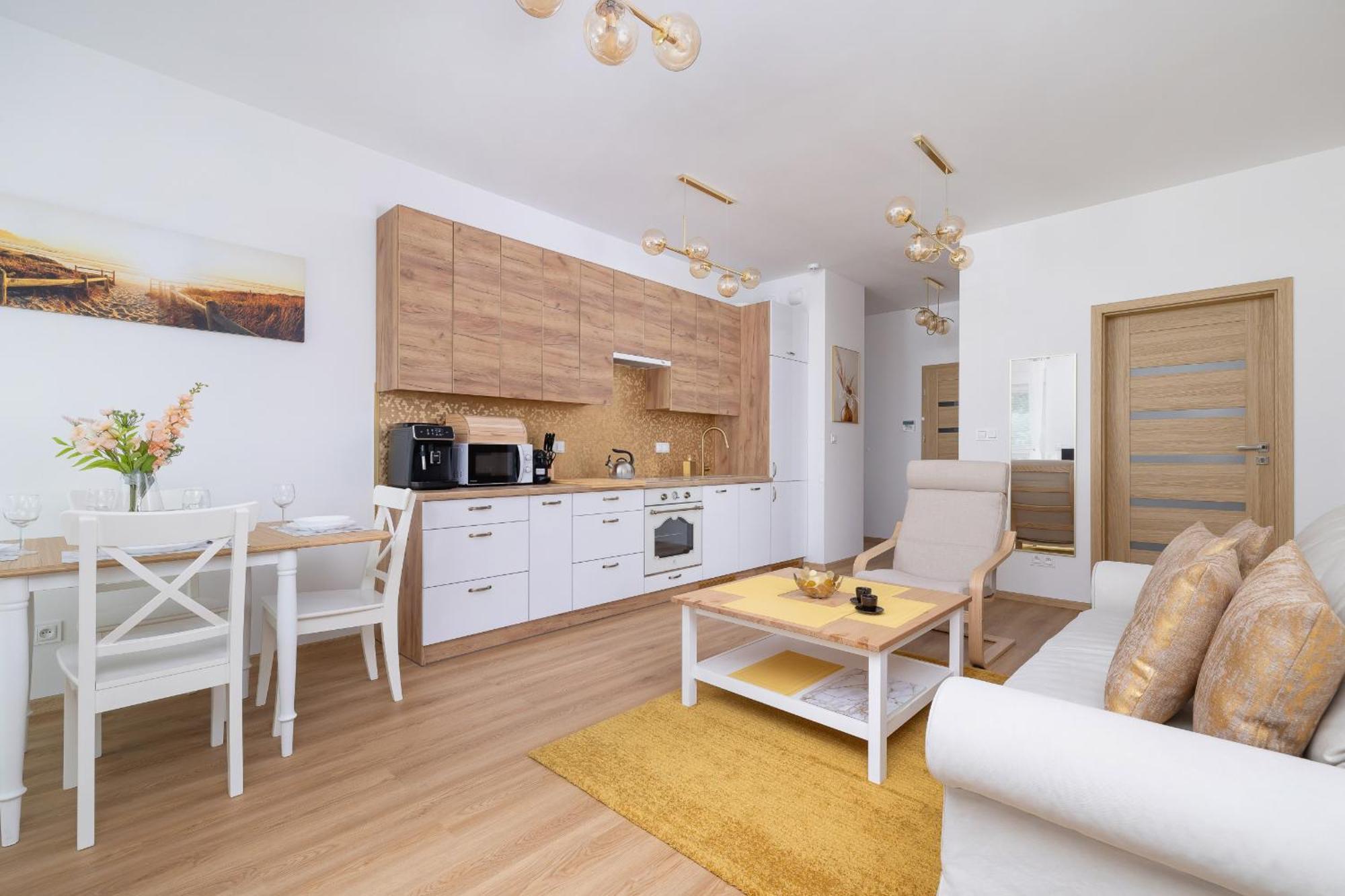 Luxury Two Bedroom Apartment With Terrace And Parking By Renters Prestige Катовіце Екстер'єр фото