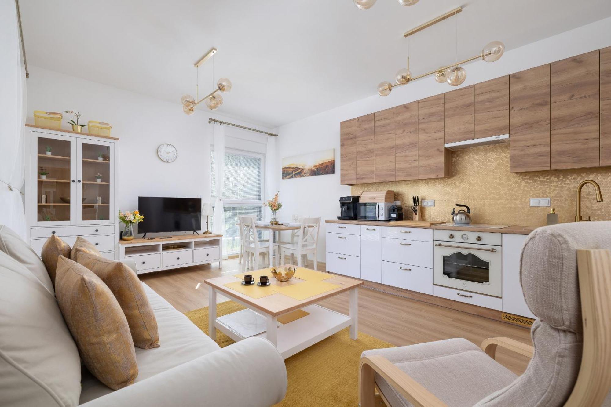 Luxury Two Bedroom Apartment With Terrace And Parking By Renters Prestige Катовіце Екстер'єр фото